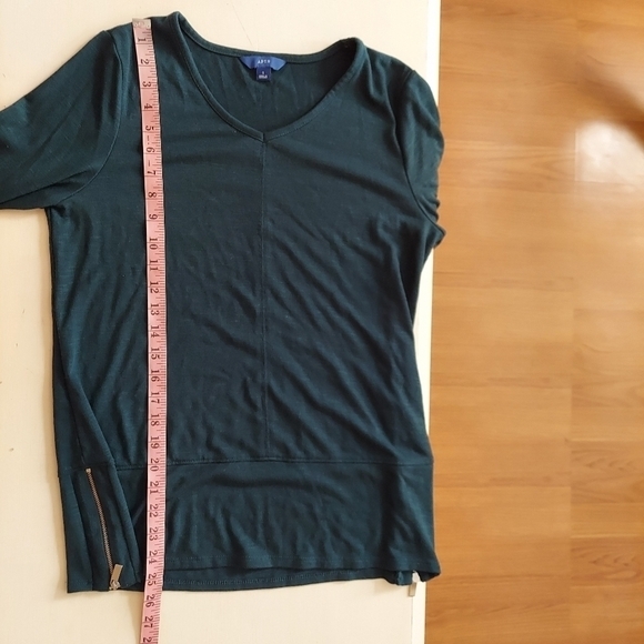 Apt. 9 forest green sweater v-neck w side zipper detail and ruched sleeves Small - Picture 8 of 9